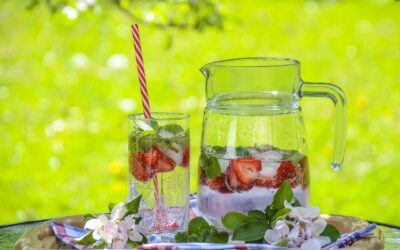 Refreshing and healthy summer drinks